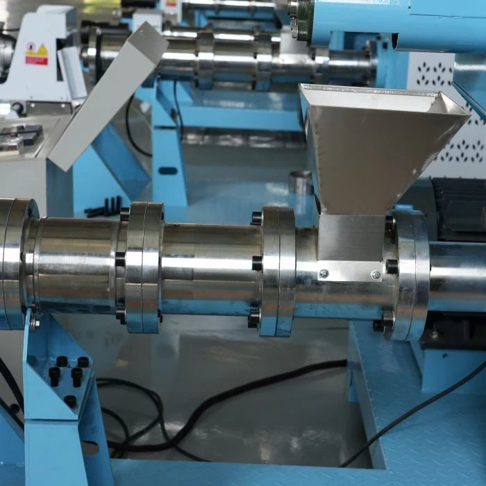 Extruder Machine With Spare Parts high quality